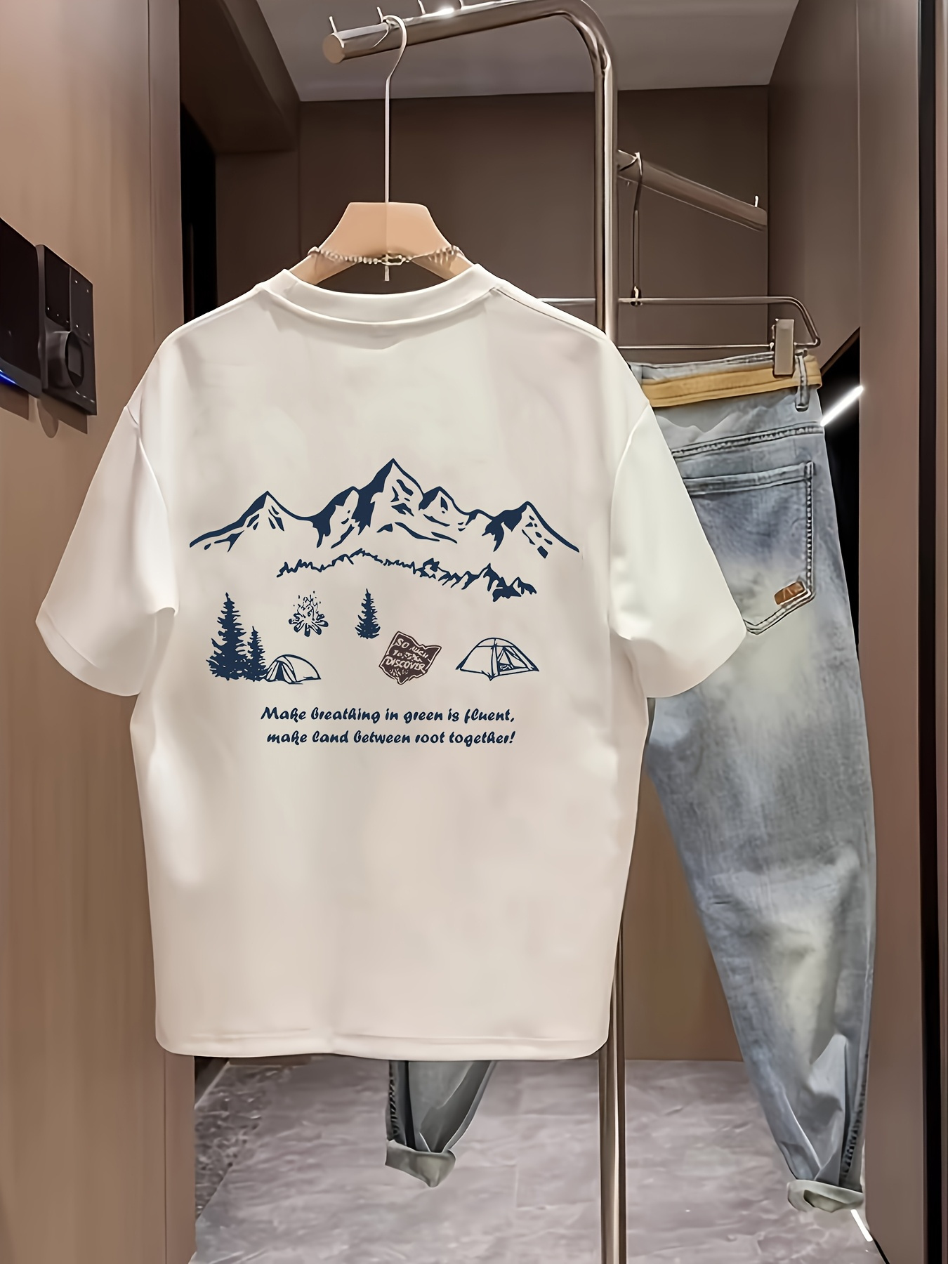 Outdoor Adventure Quotes Short - Kaos Pria 100% Katun Lengan Pendek